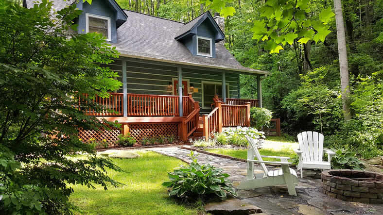 Cozy cabin with fire pit in the mountains of North Carolina